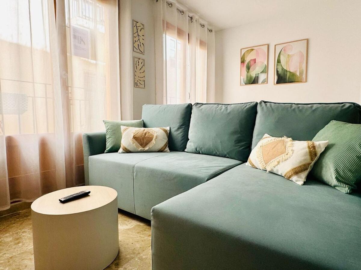 Abat 2 Cool & Wide Flat Next To The Cathedral Apartment *